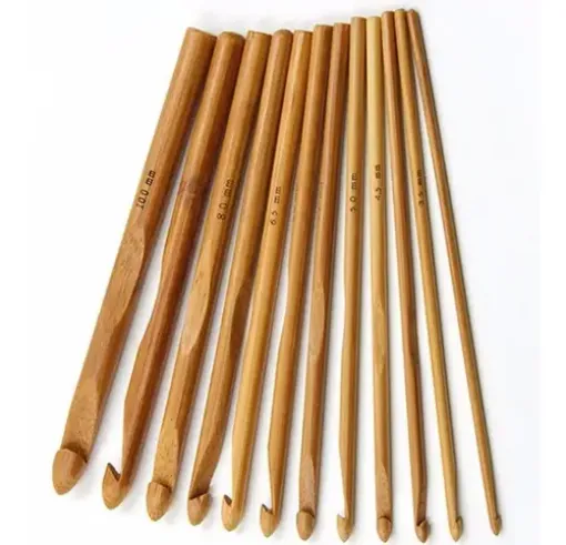 Imagen de Set de 12 agujas para crochet de bambu en estuche
