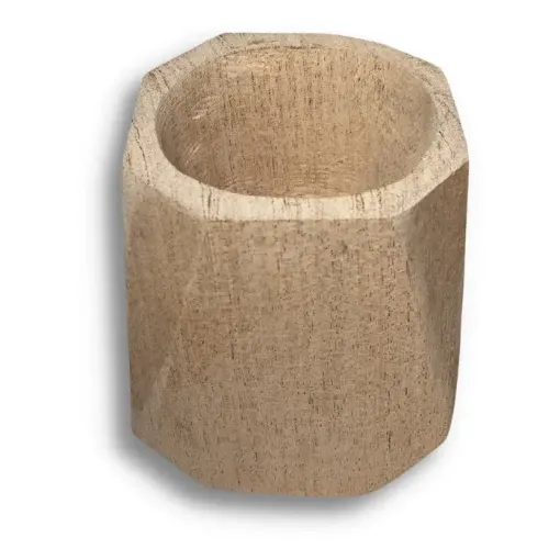 Imagen de Mate de madera de algarrobo de 8*9cms. con forma geometrica grande