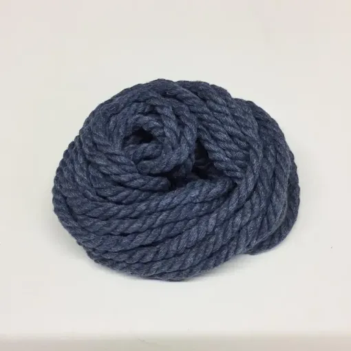 Imagen de Cordon trenzado para macrame de 4mms "BEAD YARN" Fraccionado de 5mts color Azul