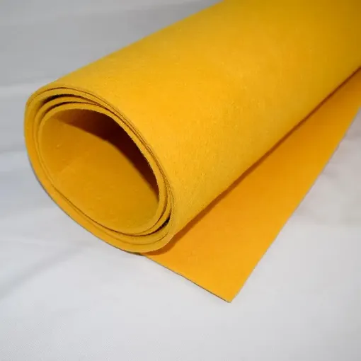 Imagen de Fieltro especial para manualidades extra soft 100% polyester de 45cms.*5mts. color amarillo oro