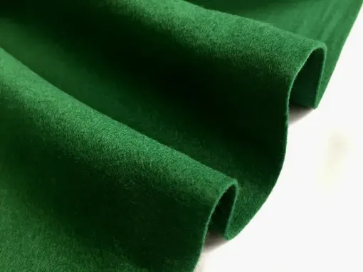 Imagen de Fieltro especial para manualidades extra soft 100% polyester de 45*100cms color verde botella