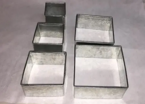 Imagen de cortante para velas de 4 cms. de altura con forma de cuadrado de 8cms.