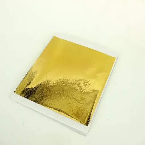 Imagen de Pan de oro Hojas para laminar color oro de 9*9cms. carpeta de 50 unidades con separador entre cada hoja