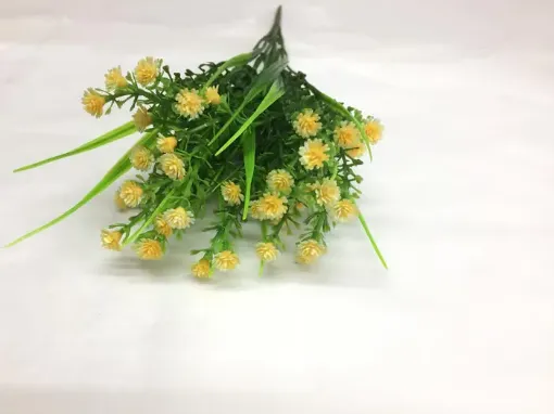 Imagen de Ramo de mini flor artificiales con pasto color amarillo