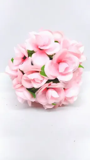 Imagen de Esfera de 20cms. de flores rosas artificiales color rosado claro
