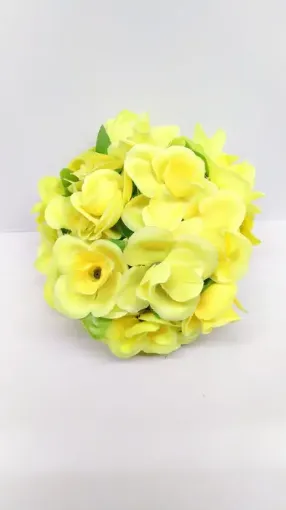 Imagen de Esfera de 20cms. de flores rosas artificiales color amarillo
