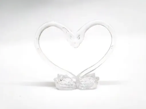 Imagen de Souvenir de plastico cisne corazon transparente de 7*7cms.