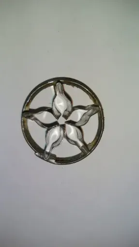 Imagen de Cortante de metal chapa galvanizada modelo sepalo de rosas de 3.5cms.