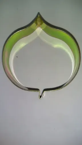 Imagen de Cortante de metal chapa galvanizada modelo petalo de cala de 6.5cms.