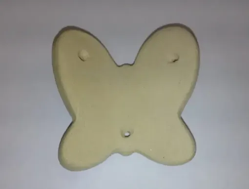 Imagen de Pieza mini de ceramica mariposa de 6.5*6.5cms.