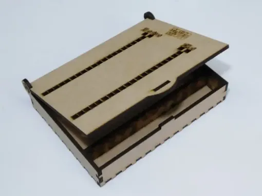 Imagen de Caja de MDF corte laser para cartas truco