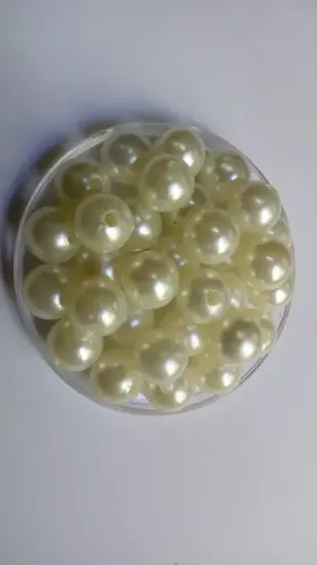 Imagen de Perlas con agujero sueltas de color blanco perlado en paquete de 25grs medida 12mms