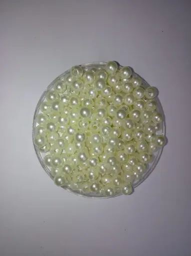Imagen de Perlas con agujero sueltas de color blanco perlado en paquete de 25grs medida 6mms