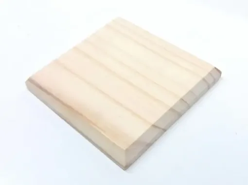 Imagen de Peana o base de madera de pino con moldura de 5*5 cms.