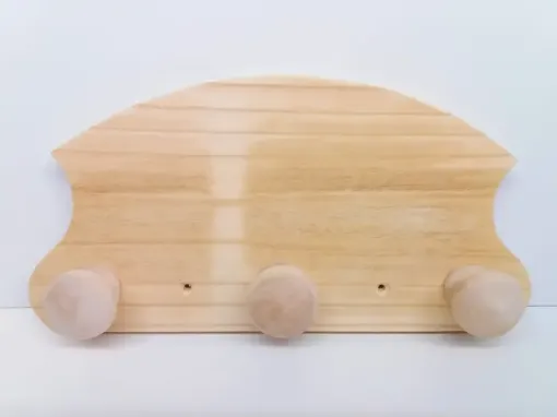 Imagen de Perchero con onda de madera de pino con 3 perchas grandes de 20*40cms.
