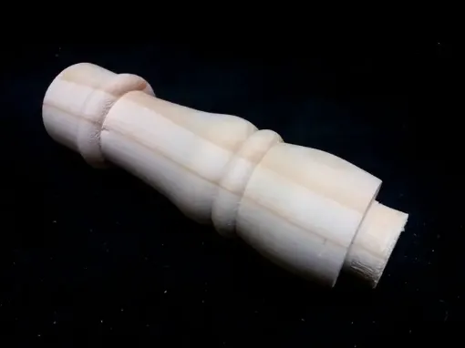 Imagen de Lampara de madera de pino torneada de 15cms. sin base modelo nro.3