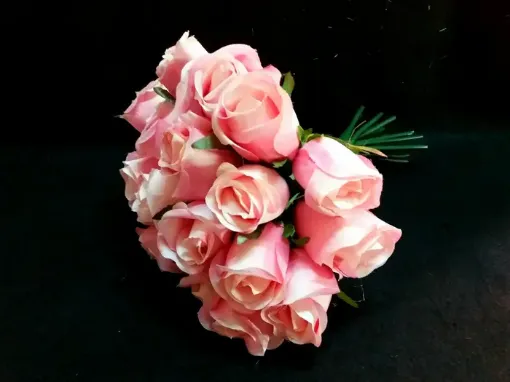 Imagen de Bouquet de rosas ramillete de pimpollos *18 D83 color rosado