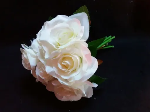 Imagen de Bouquet  de rosas ramillete *14 color blanco D100