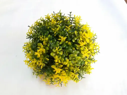 Imagen de Esfera de pasto artificial mini de 15cms. De color verde manzana