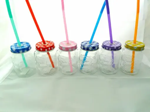 Imagen de Jarra de vidrio mason mini con tapa de varios colores y pajita
