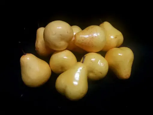 Imagen de Fruta mediana de telgopor pera amarilla *10 unidades