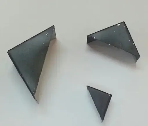 Imagen de Esquinero de hojalata forma triangulo recto grande nro.160/3