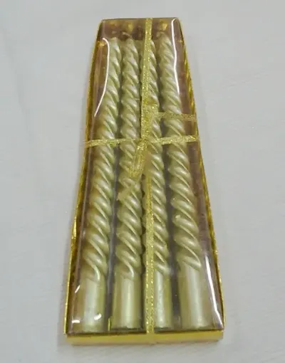Imagen de Velas torneadas color dorado en set *4 unidades