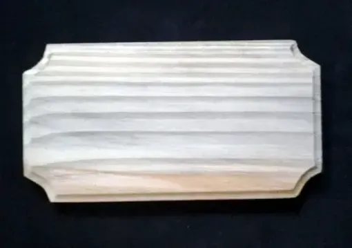 Imagen de Peana base de madera de pino mediana de 10x19cms forma rectangular con puntas redondeadas