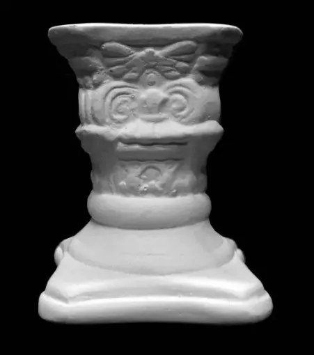 Imagen de Portavela o candelabro columna mediana de yeso