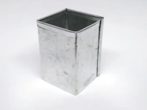 Imagen de Molde para velas de chapa galvanizada forma cuadrado bajo de (6*6)8cms.