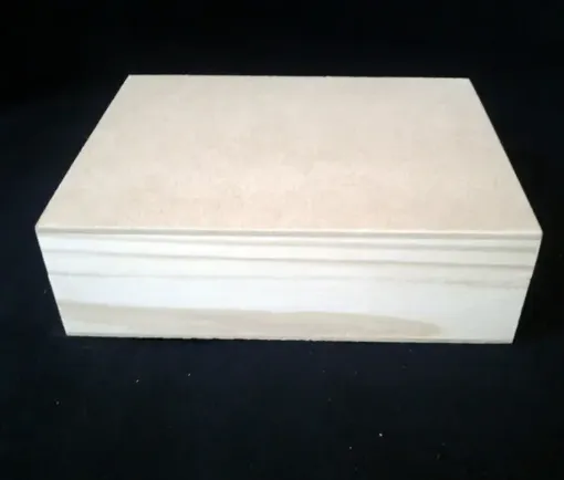 Imagen de Caja de madera de pino rectangular con bisagras sin broche (18*13)7cms.
