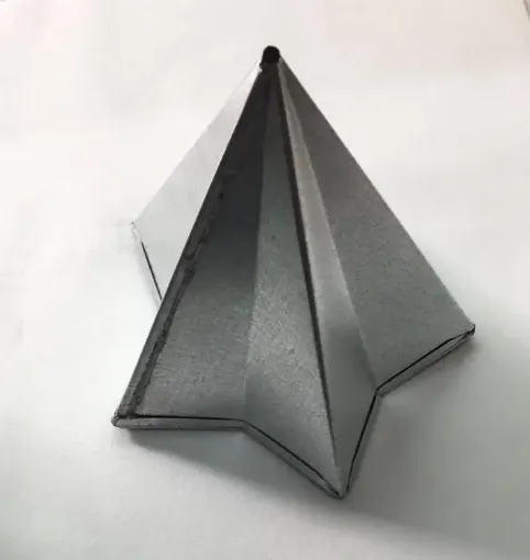 Imagen de Molde para velas piramide con base estrella de 5 puntas de (8*8)15cms.