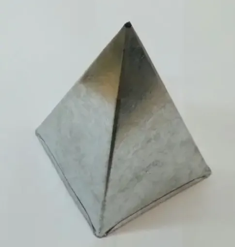 Imagen de Molde para velas Piramide alta de 4 caras de 10*16cms.