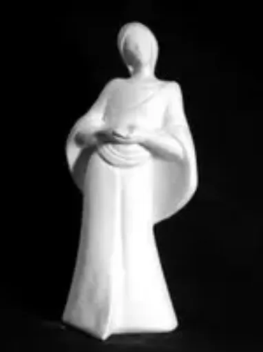 Imagen de Serena de pie estatua indigena parada de 9x7x24cms