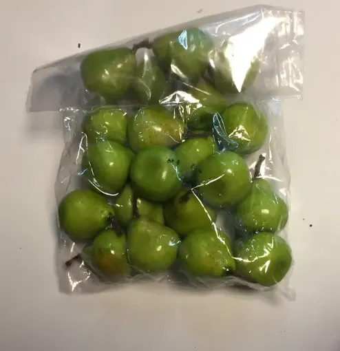 Imagen de Fruta chica de plastico de 3cms por 20 unidades modelo Pera Verde