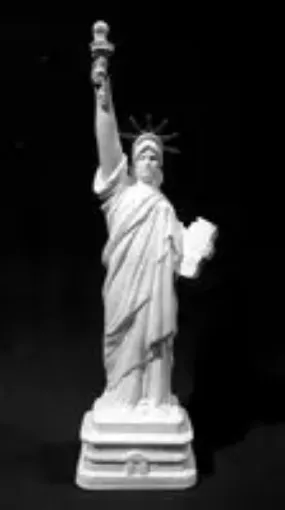 Imagen de Estatua de la Libertad 18x18x28cms