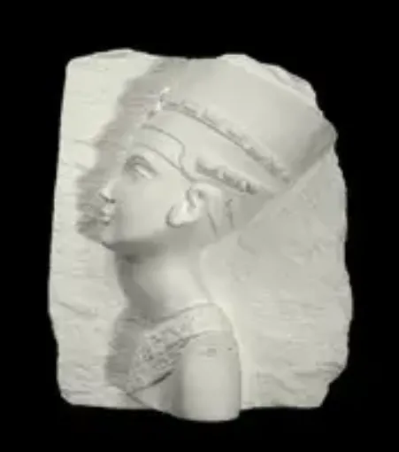 Imagen de Perfil de Nefertiti en piedra de 9x11cms
