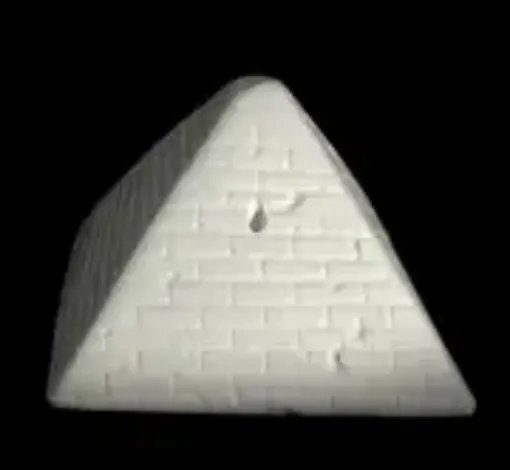 Imagen de Piramide egipcia con ladrillos 7x7x5cms