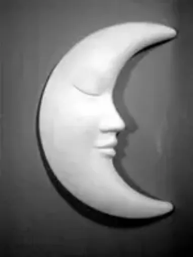 Imagen de Luna dormida de yeso 16x22cms