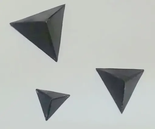 Imagen de Esquinero de hojalata forma piramide mediano nro.159/2