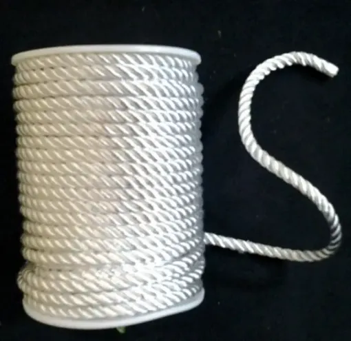 Imagen de Cordon de seda trenzado perlado de 5mms por 20yds=18mts color Blanco