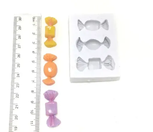 Imagen de Molde de silicona para resina y masas no.038 modelo 3 caramelos de 3.5cms. aprox.