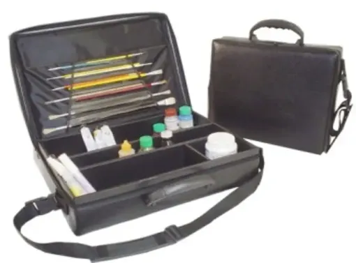 Imagen de Valija o maleta para pinturas y pinceles "CARANMO" MASTER de 40x31x9cms. Simil Cuero color Negro