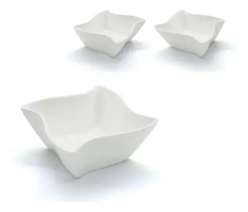 Imagen de Salsera de porcelana ceramica esmaltada blanca forma ondeada de 10x4.5cms. x3 unidades