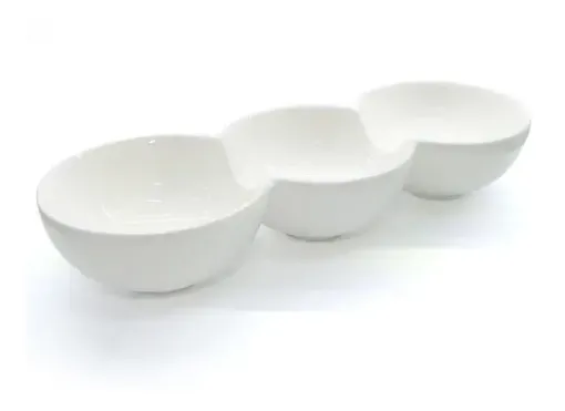 Imagen de Salsera triple de porcelana ceramica esmaltada blanca forma redonda de 23x8x4cms.