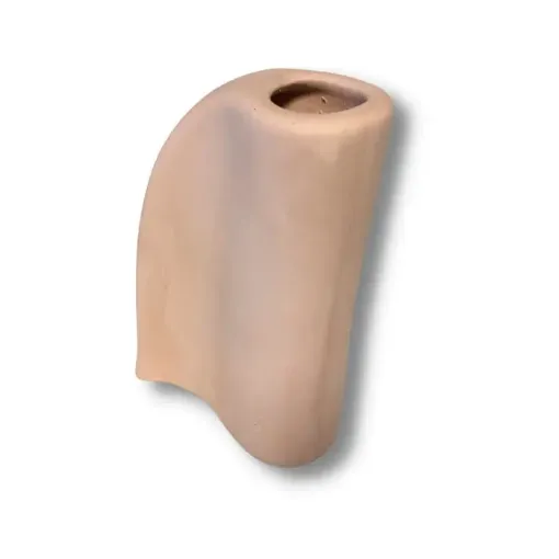 Imagen de Florero de ceramica de molde ondulado con boca redonda de 15x11x17cms. Nro.7