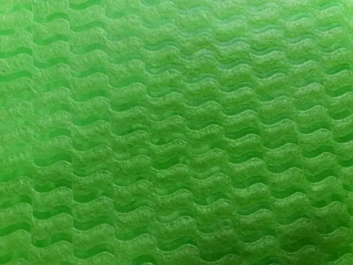 Imagen de Tnt estampado para manualidades de 70x100cms modelo ondas color verde manzana