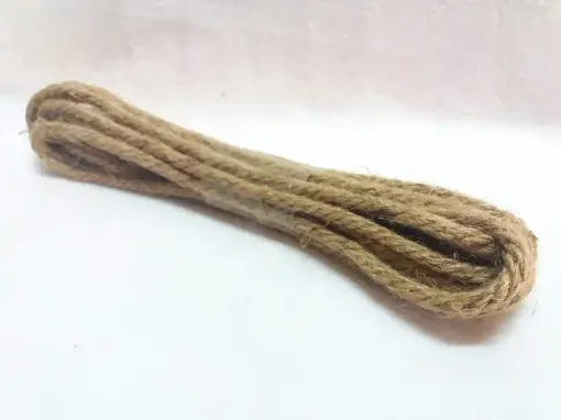 Imagen de Cuerda rustica de yute trenzada de 5mms. natural de 4mts. RB10266-4