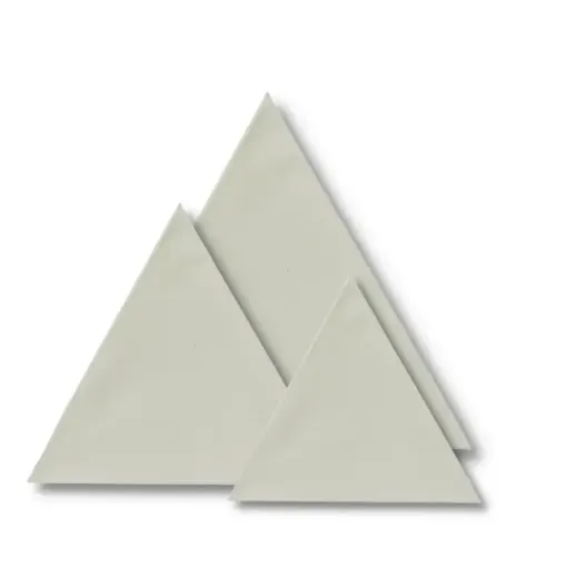 Imagen de Bastidor o lienzo entelado imprimado para oleo o acrilico forma triangular