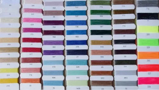 Imagen de Hilo cordon encerado fino 100% polyester 2 cabos cono de 100grs 150mts colores a eleccion
